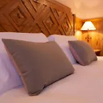 Otel Bouton D'or 3*
