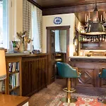 Bouton D'or Otel