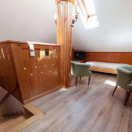Bouton D'or Courmayeur