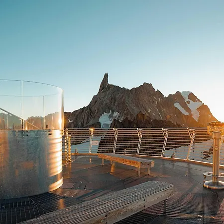 Bouton D'or Courmayeur