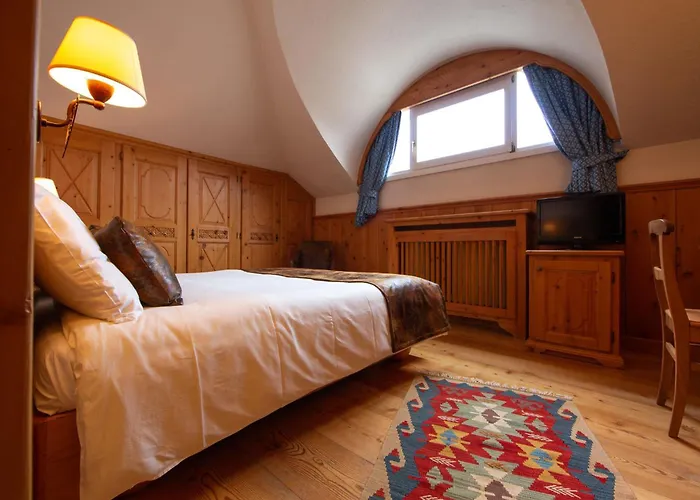 Bouton D'or Courmayeur